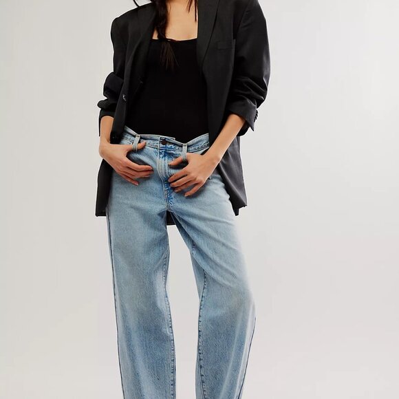 Levi's Baggy Dad Jeans in Light Wash - Picture 2 of 2